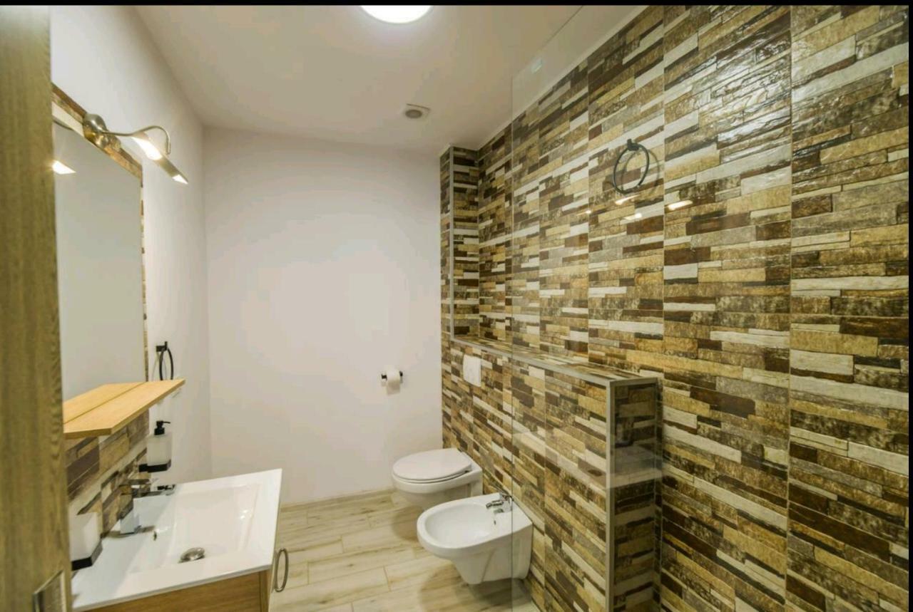 Apartament Andra ポイアナ・ブラショフ エクステリア 写真